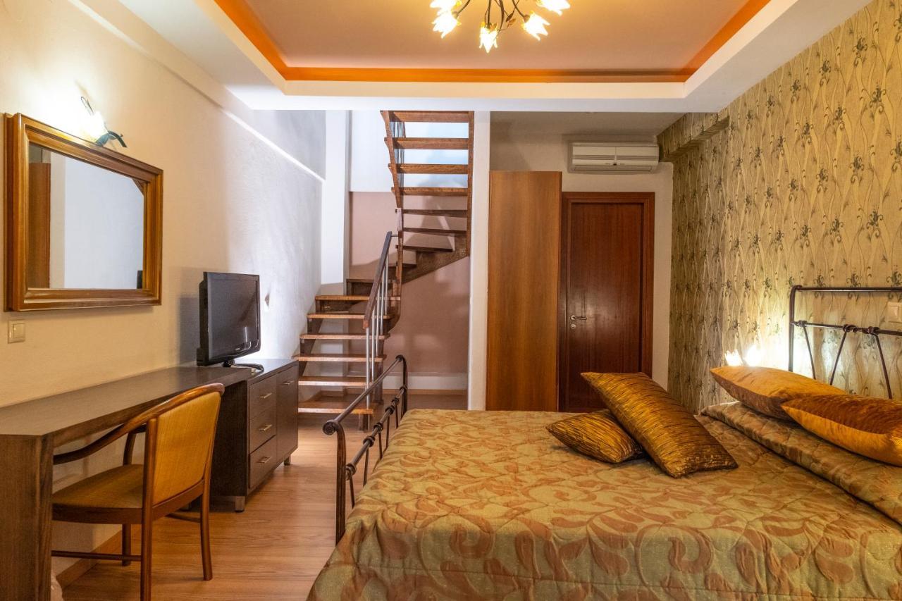 Country Inn Kallithea  Esterno foto